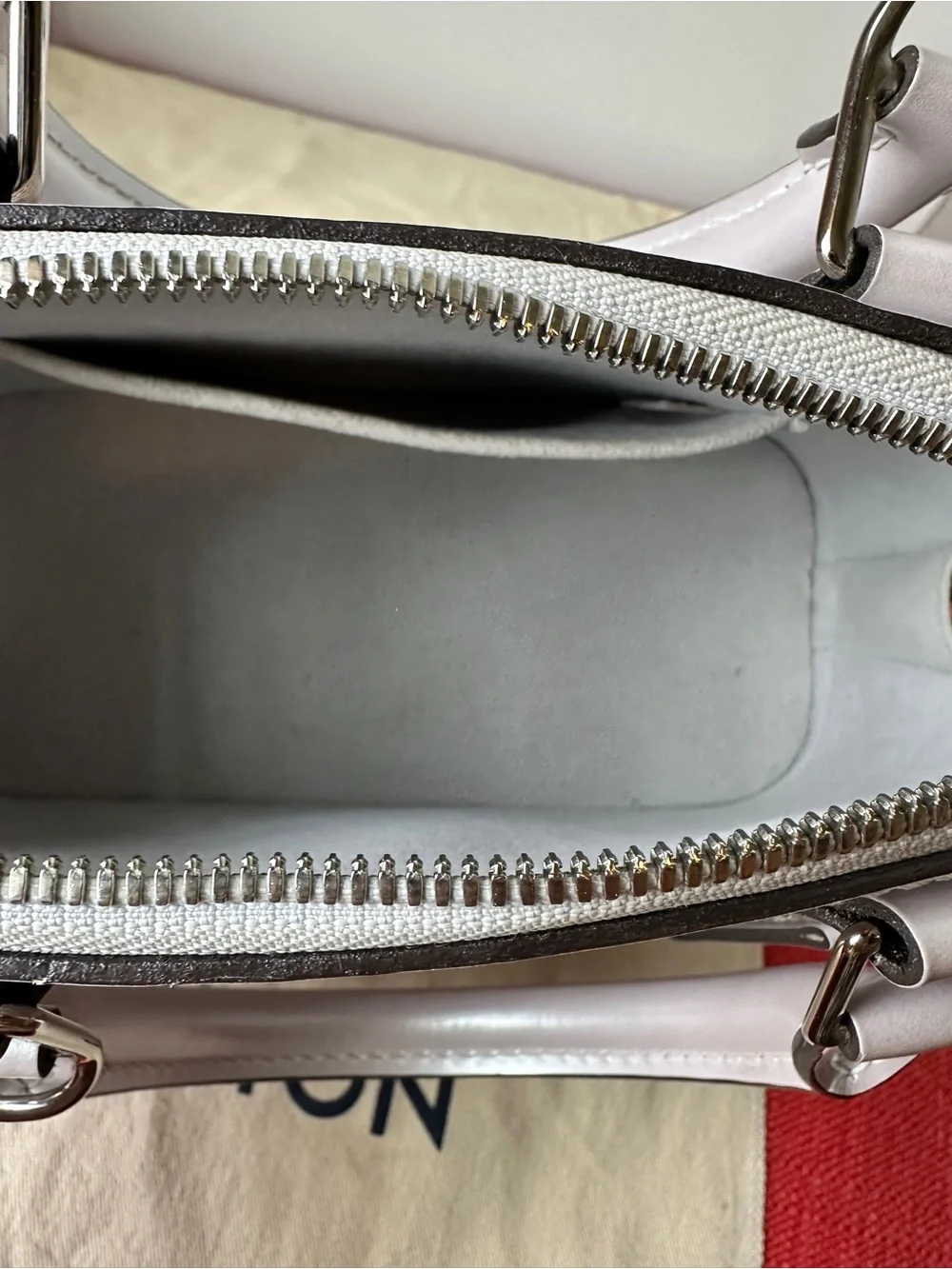 Louis Vuitton chic louis